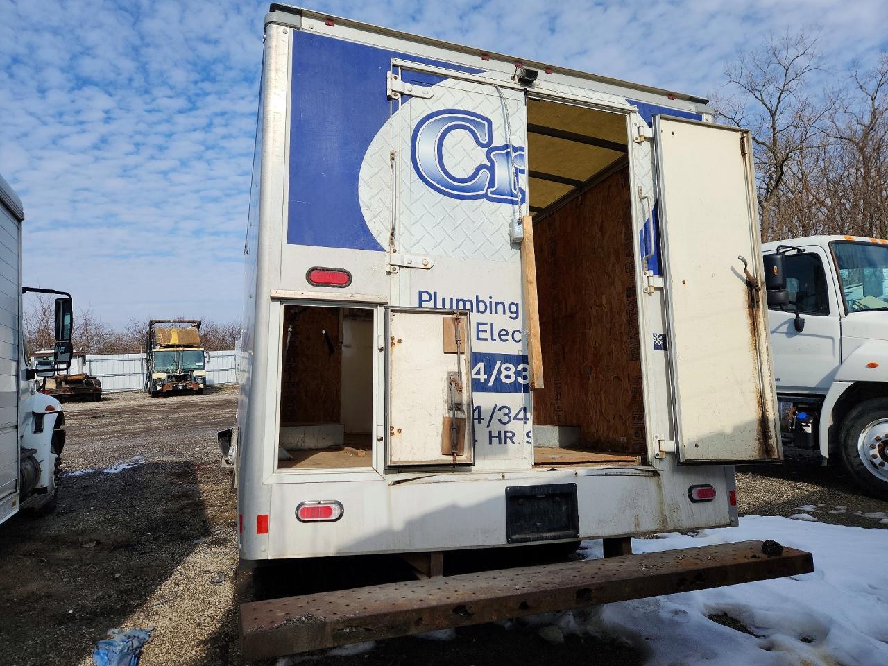 2018 Chevrolet Silverado BOX Truck