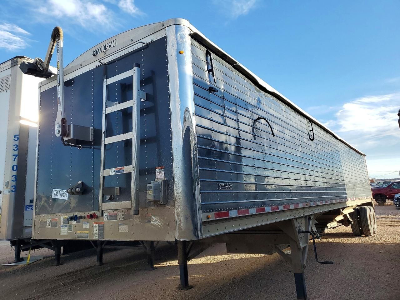 2022 Wilson DWH-650B Grain Trailer