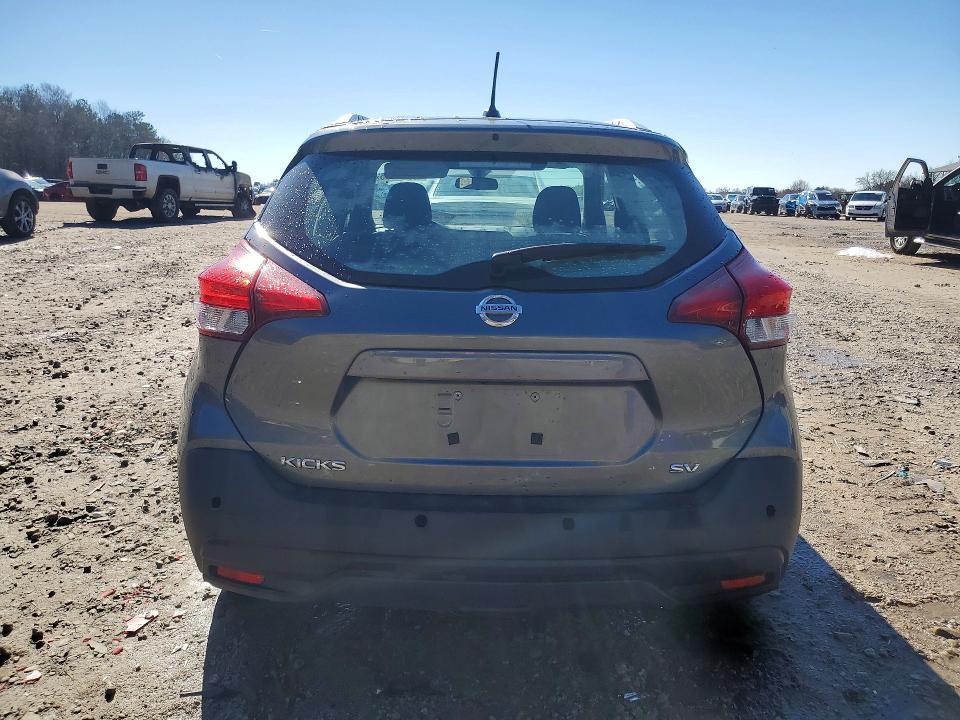 2020 Nissan Kicks sv