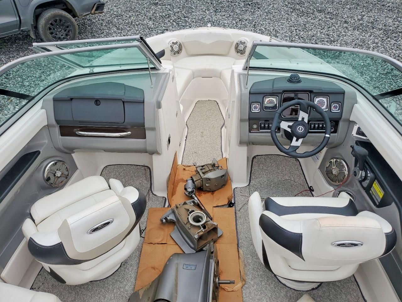 2013 Chaparral Boat-Boat