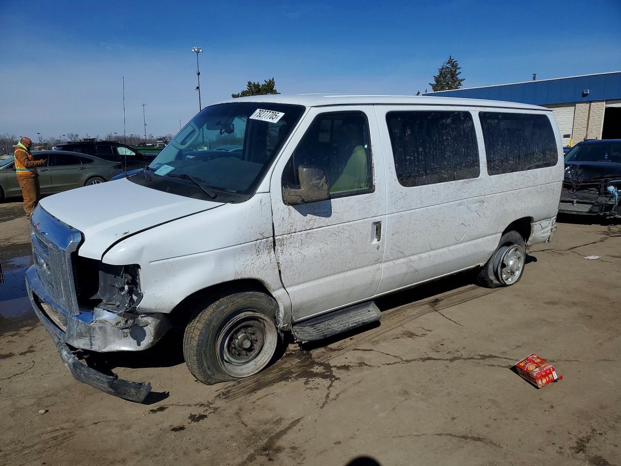 2013 Ford Econoline E350 Super Duty Wagon
