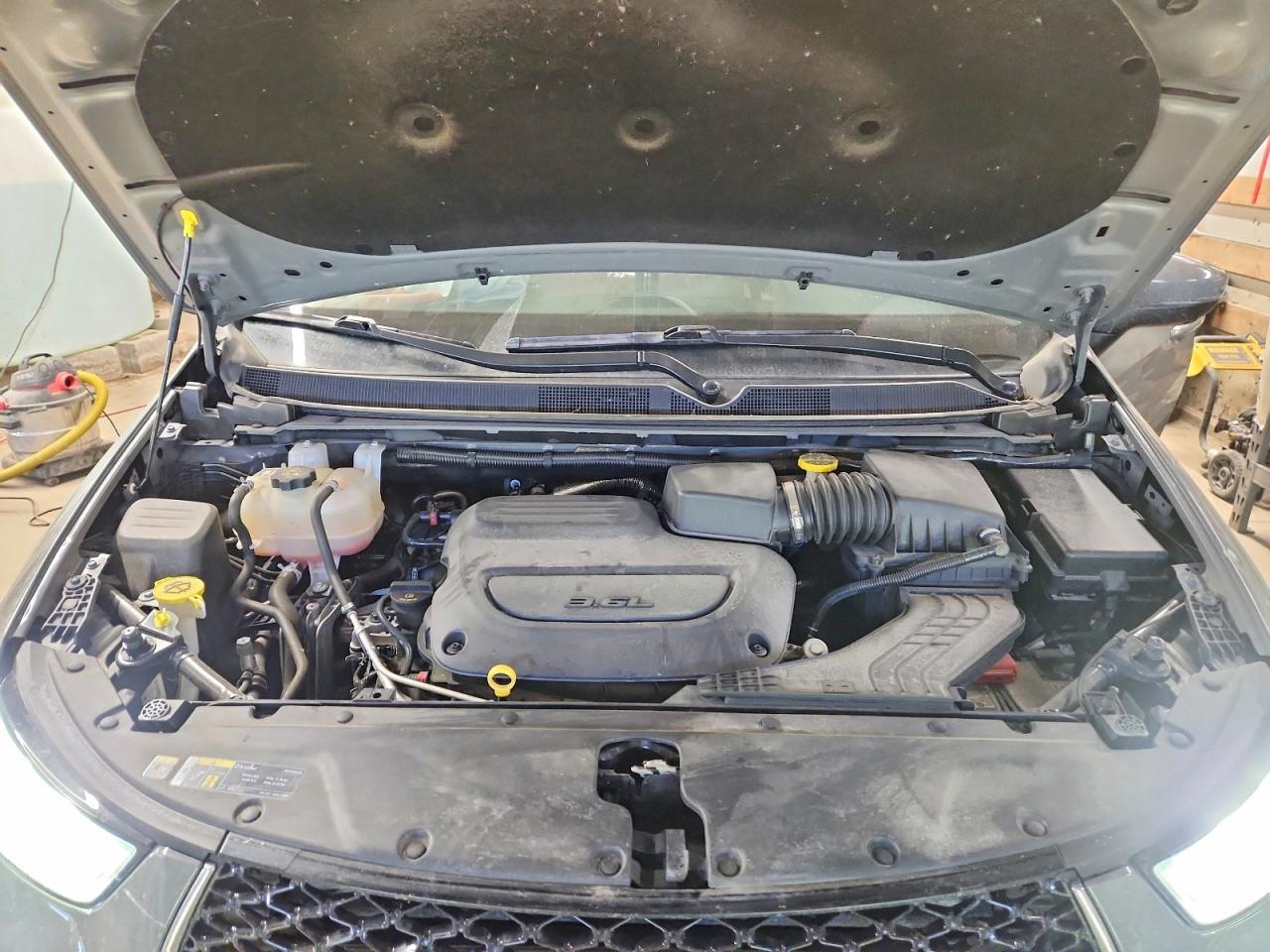 2023 Chrysler Pacifica Touring l
