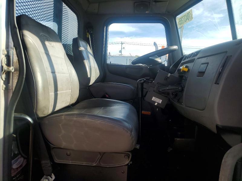 2013 Ptrb 2013 Peterbilt 348 Flatbed Truck