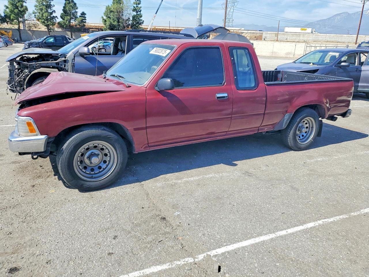 1990 Toyota Pickup Deluxe