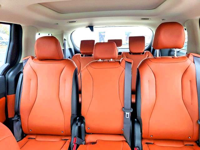 2025 KIA Carnival sx