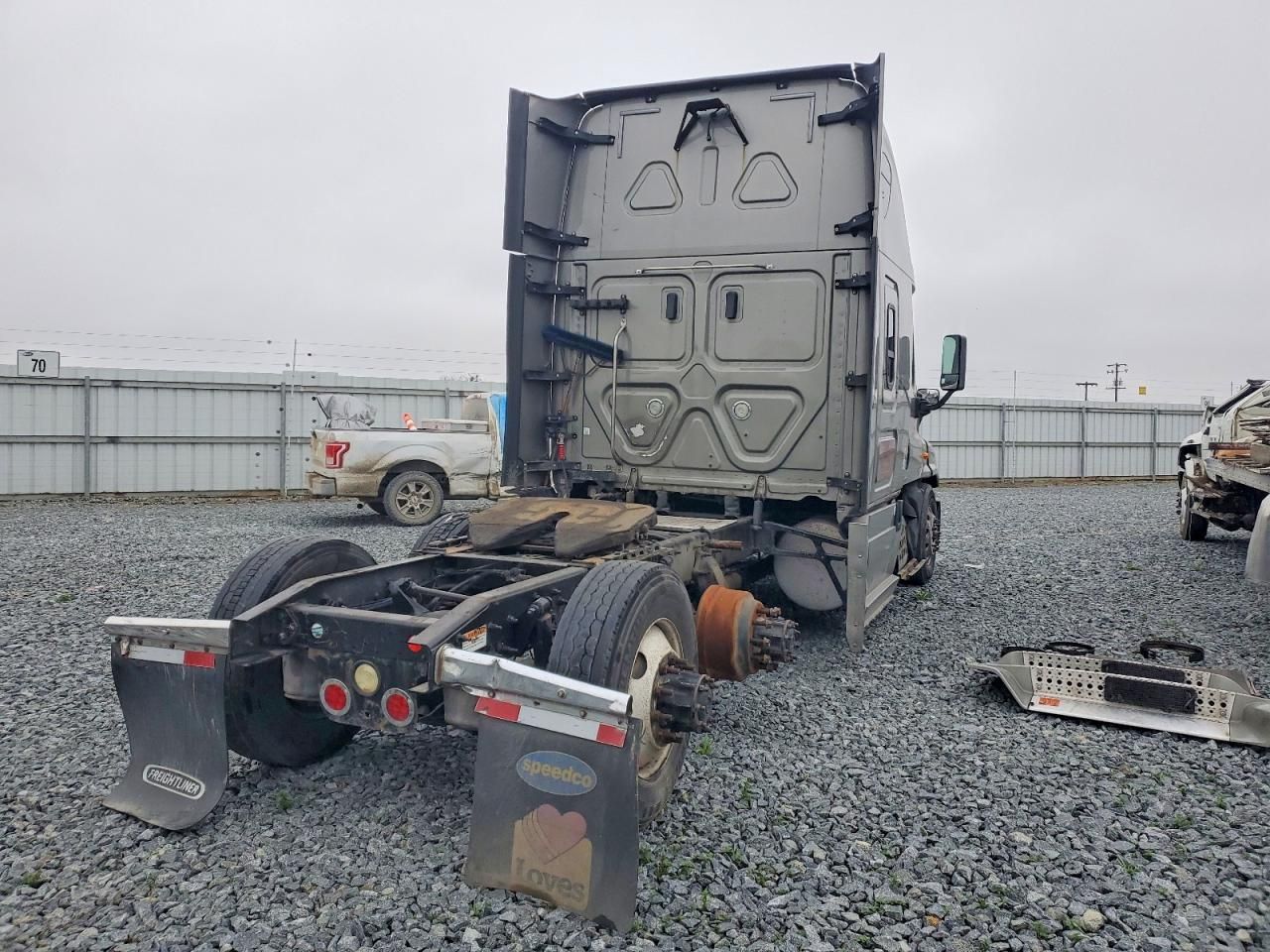 2018 Freightliner Cascadia 125 Semi Truck
