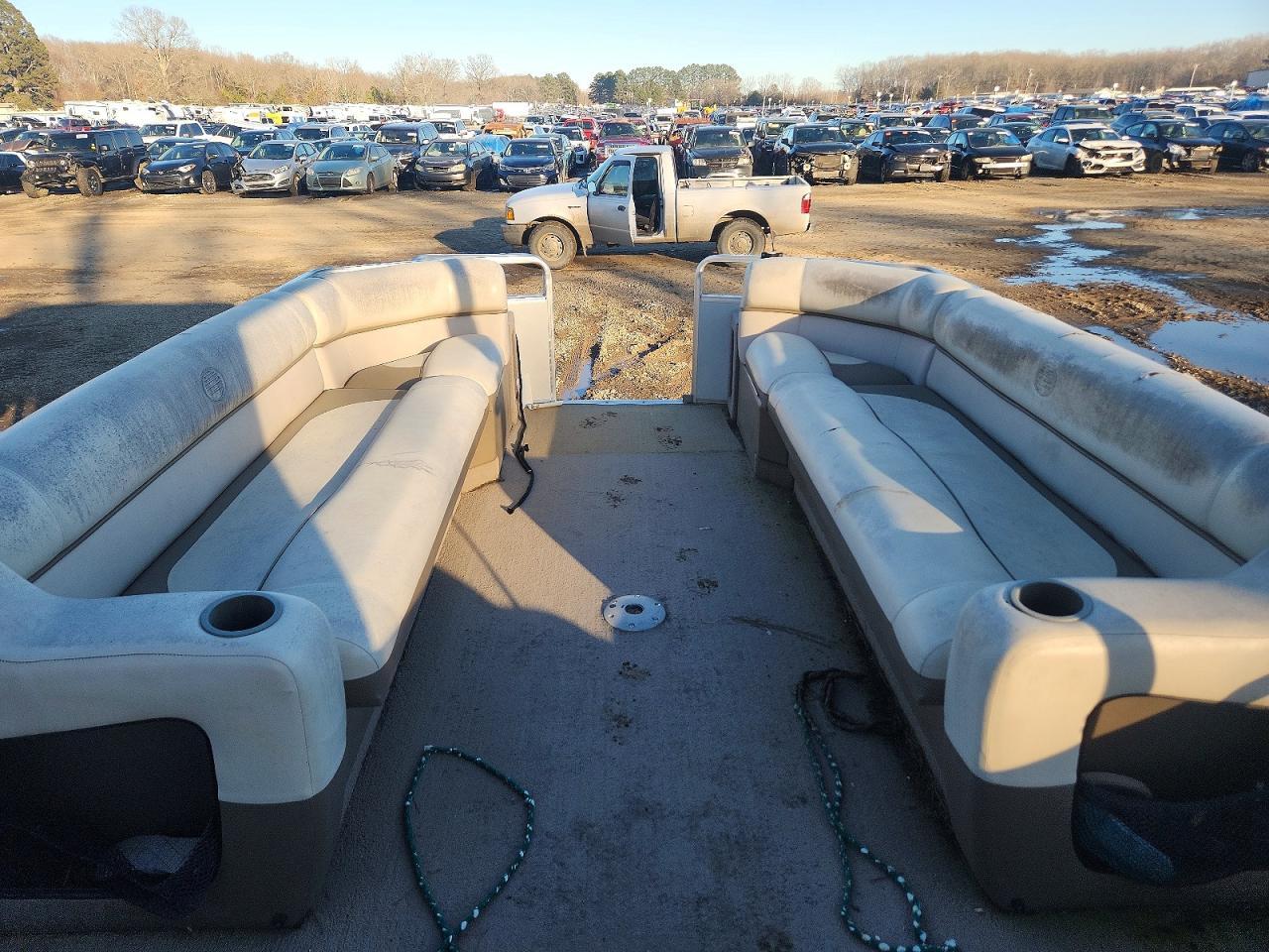 2002 Tracker Boat