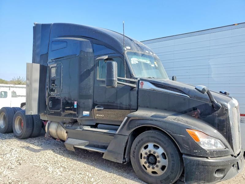 2023 Kenworth T680 Semi Truck