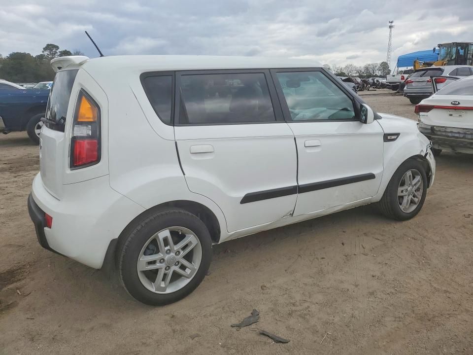 2010 KIA Soul +
