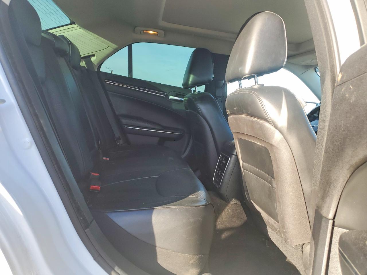 2016 Chrysler 300c