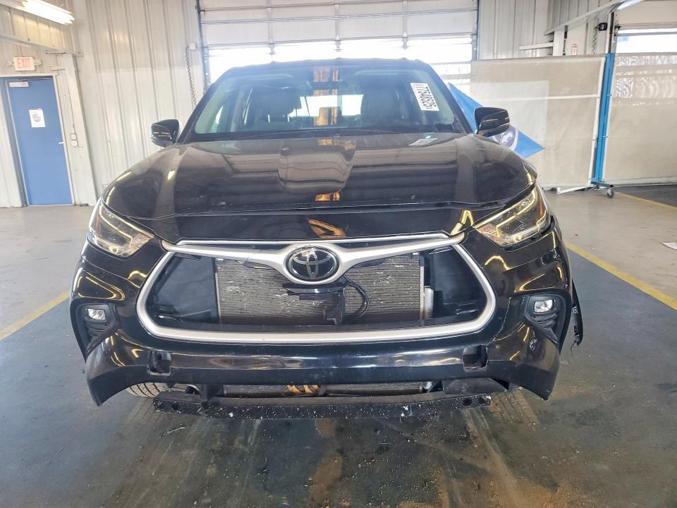2021 Toyota Highlander le