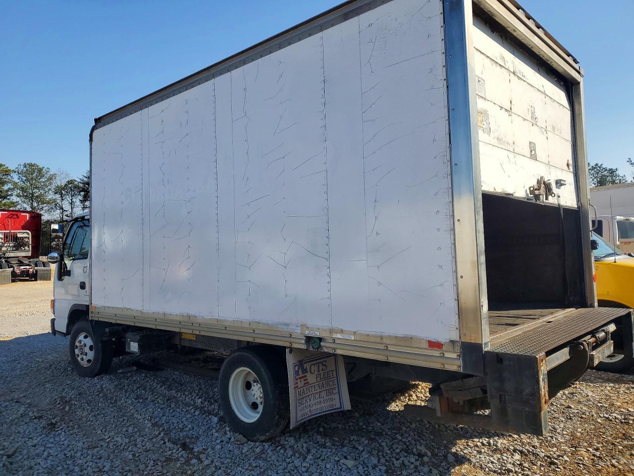 2005 Isuzu NPR BOX Truck