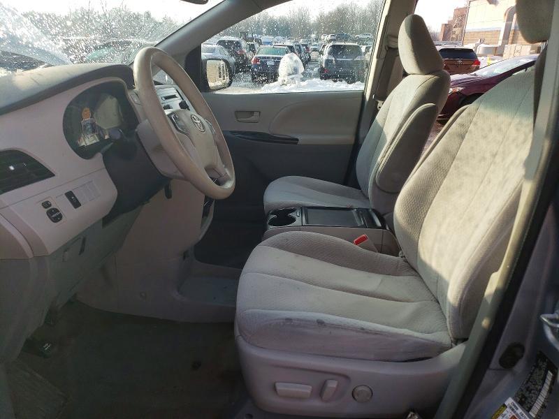 2013 Toyota Sienna le
