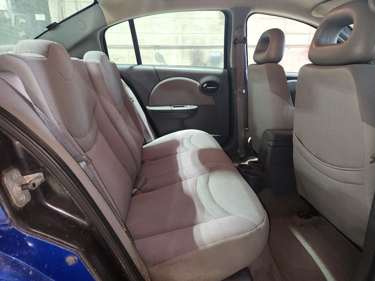 2004 Saturn Ion Level 2