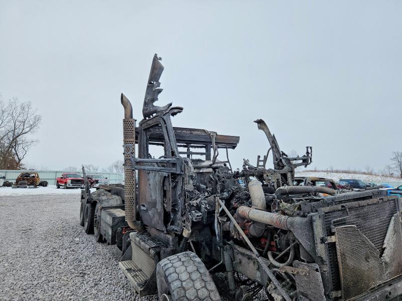 2020 Kenworth Construction T880