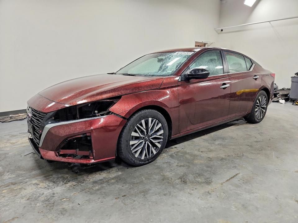 2024 Nissan Altima sv