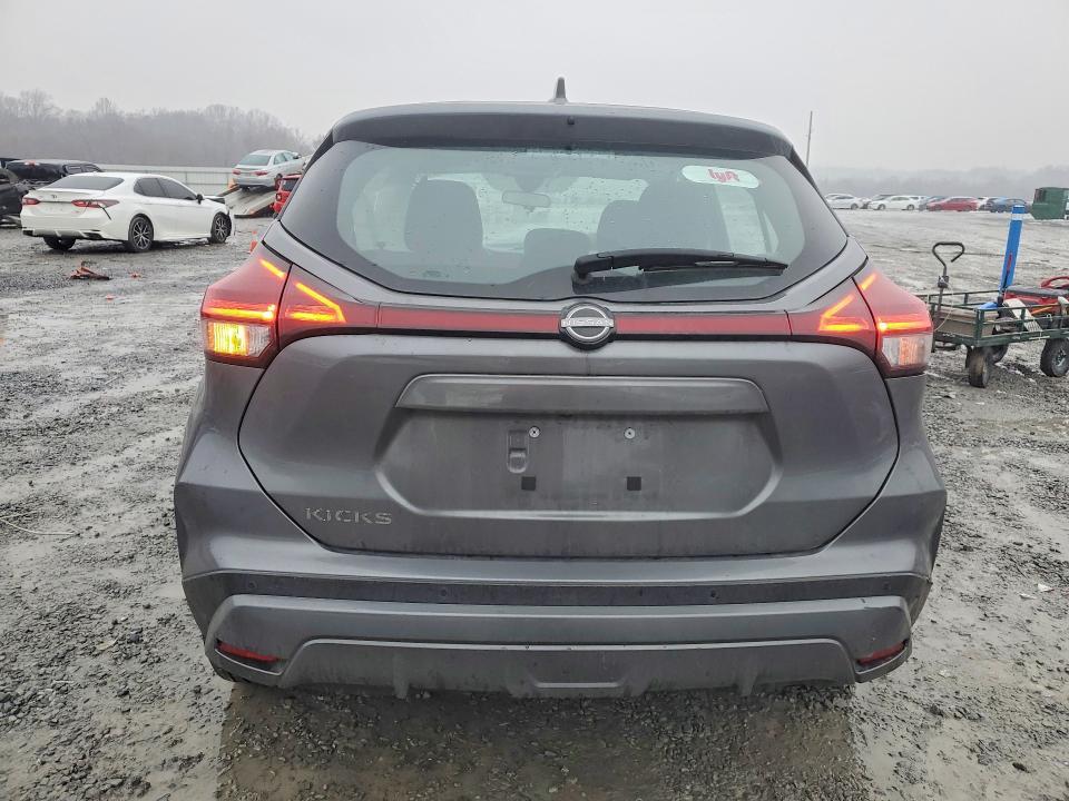 2023 Nissan Kicks s