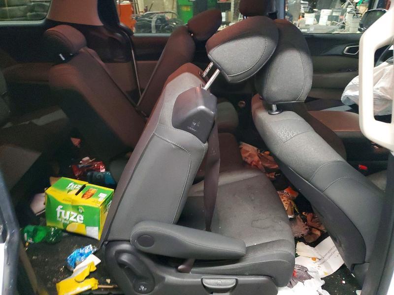 2025 KIA Carnival lx