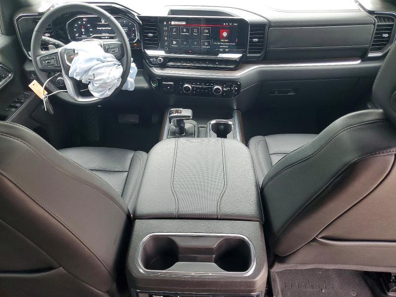 2025 GMC Sierra K1500 slt