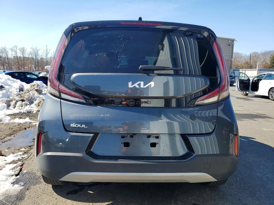 2023 KIA Soul lx