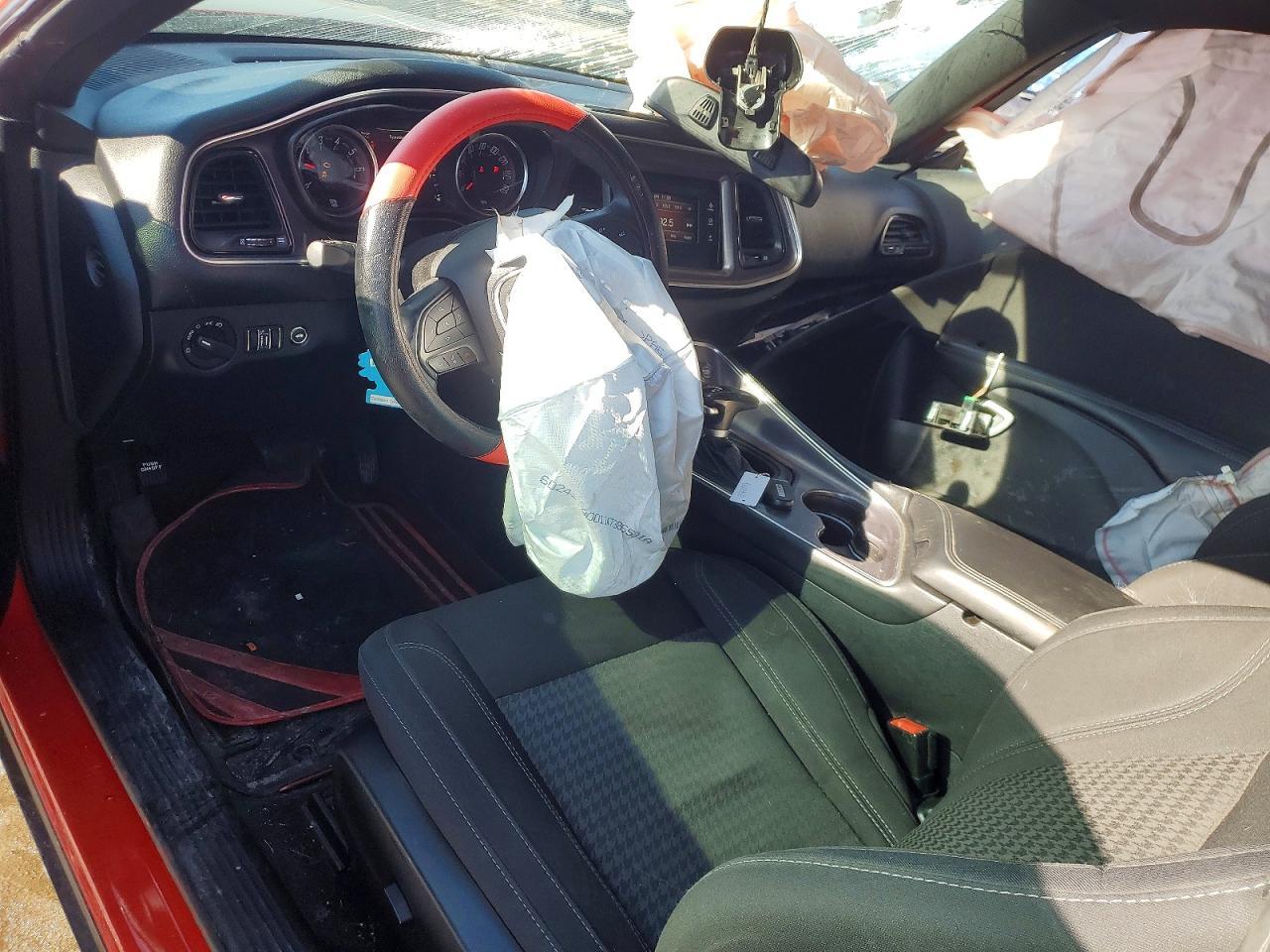 2016 Dodge Challenger sxt