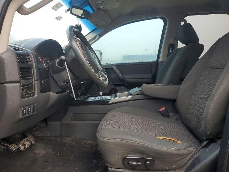 2014 Nissan Titan SV