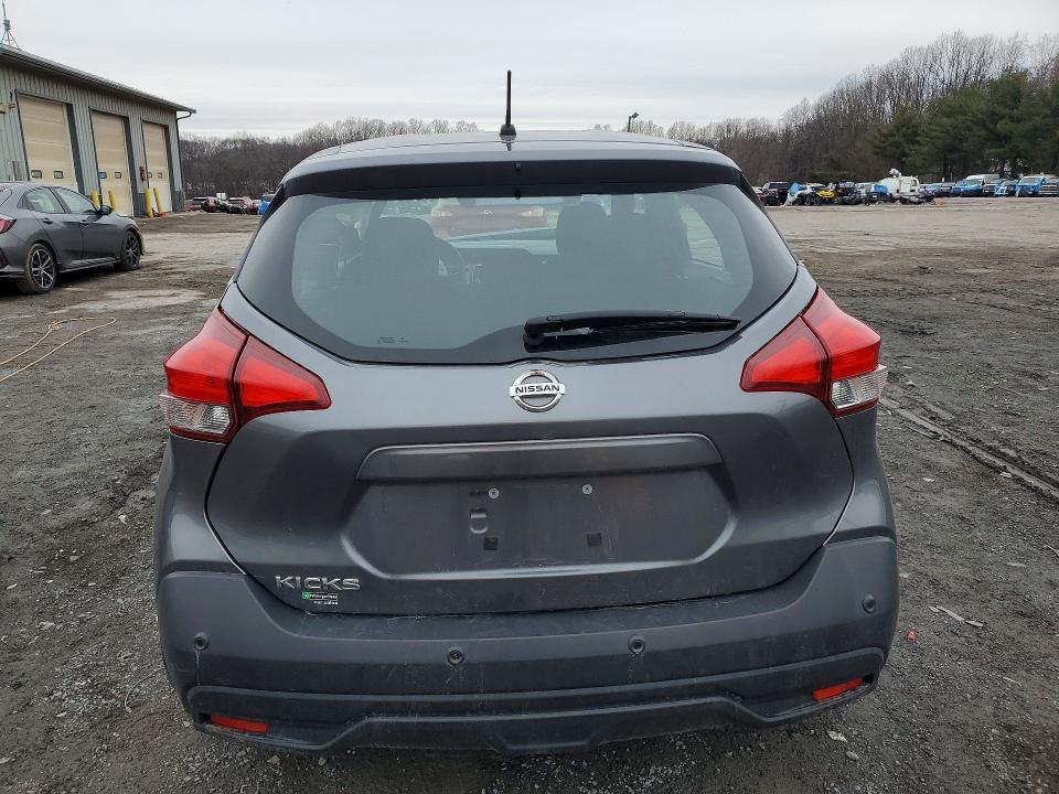 2020 Nissan Kicks s