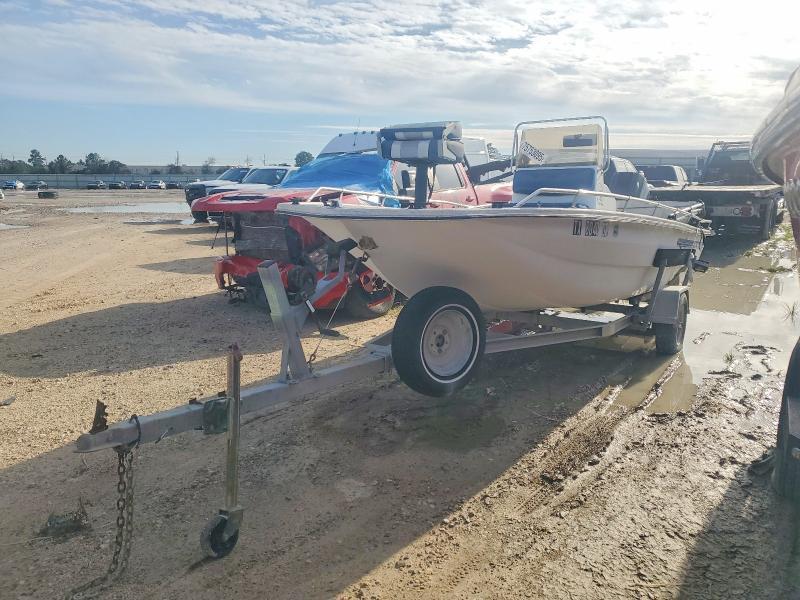 1985 Bay Hawk Industries Inc. 1985 Bay Hawk Boat