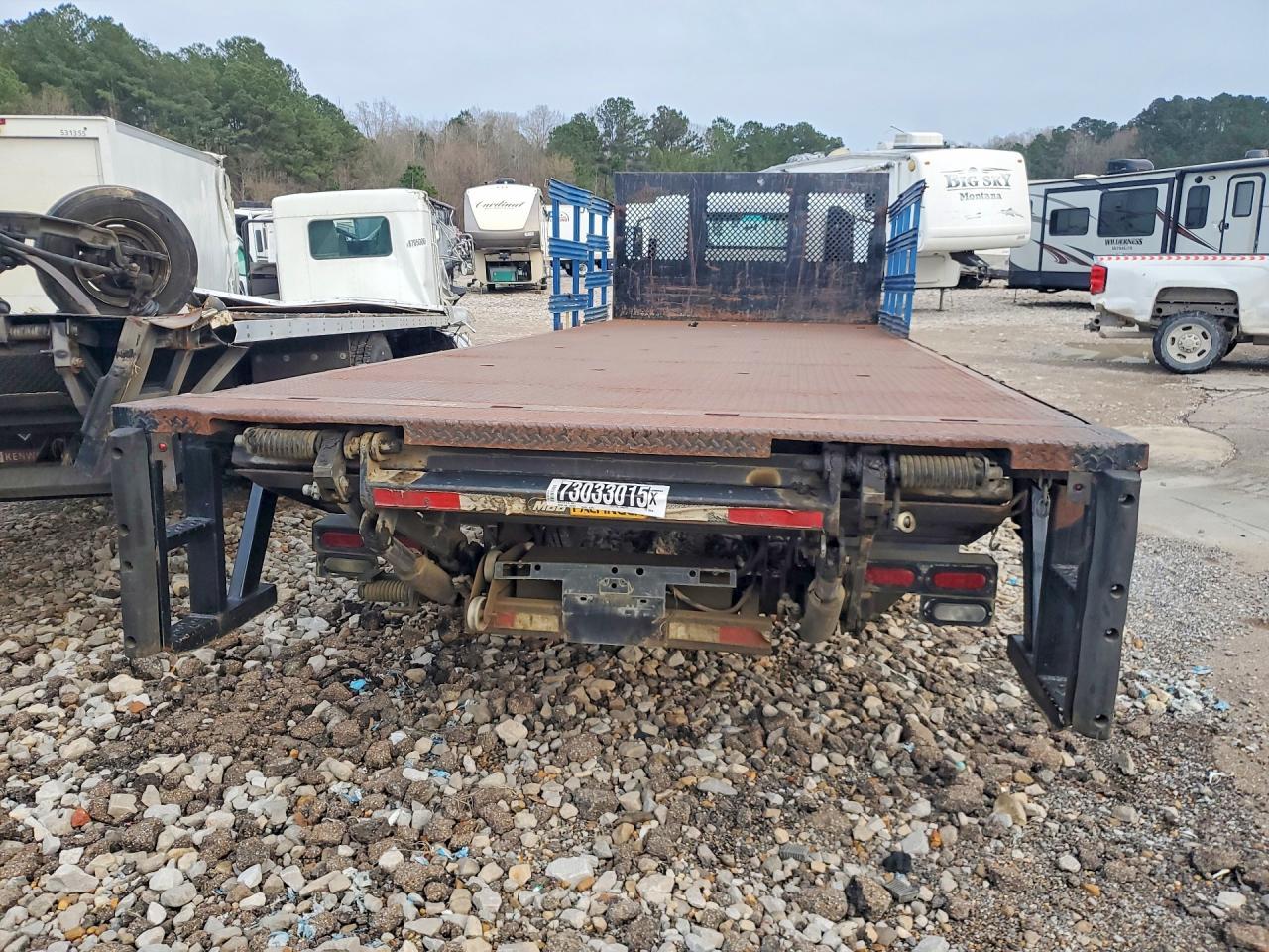 2015 Isuzu NRR Flatbed Truck