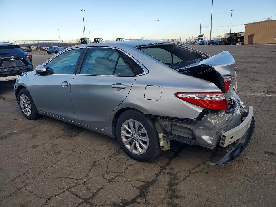 2015 Toyota Camry le