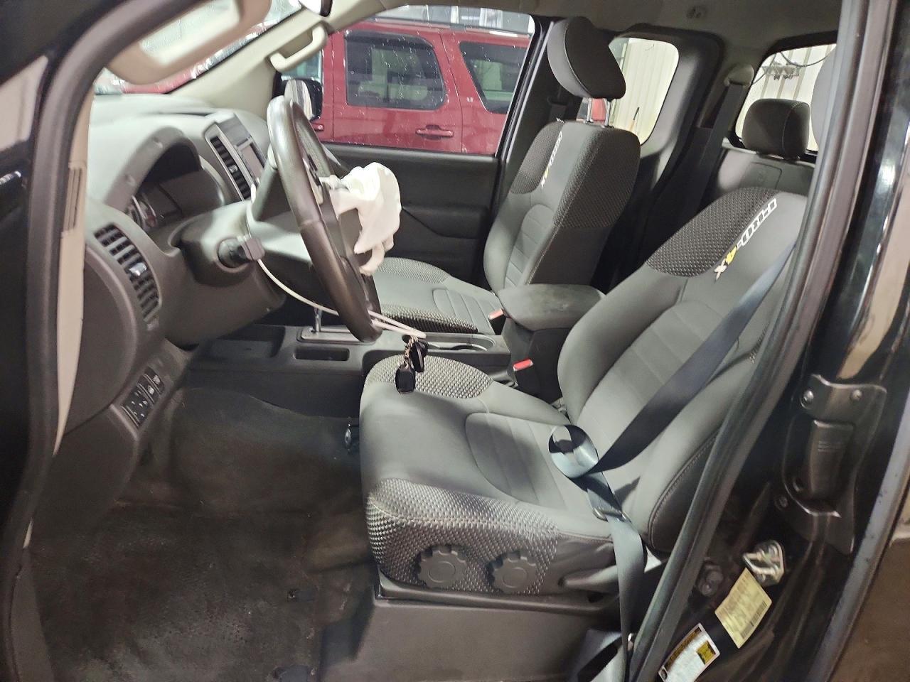 2017 Nissan Frontier sv