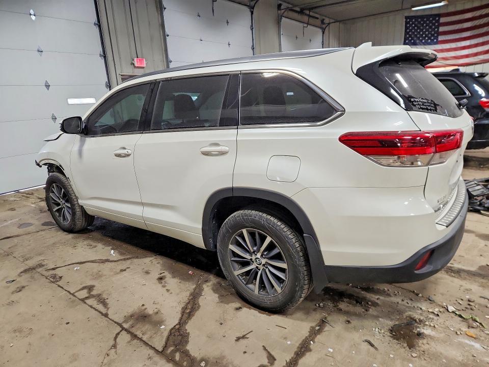 2017 Toyota Highlander se