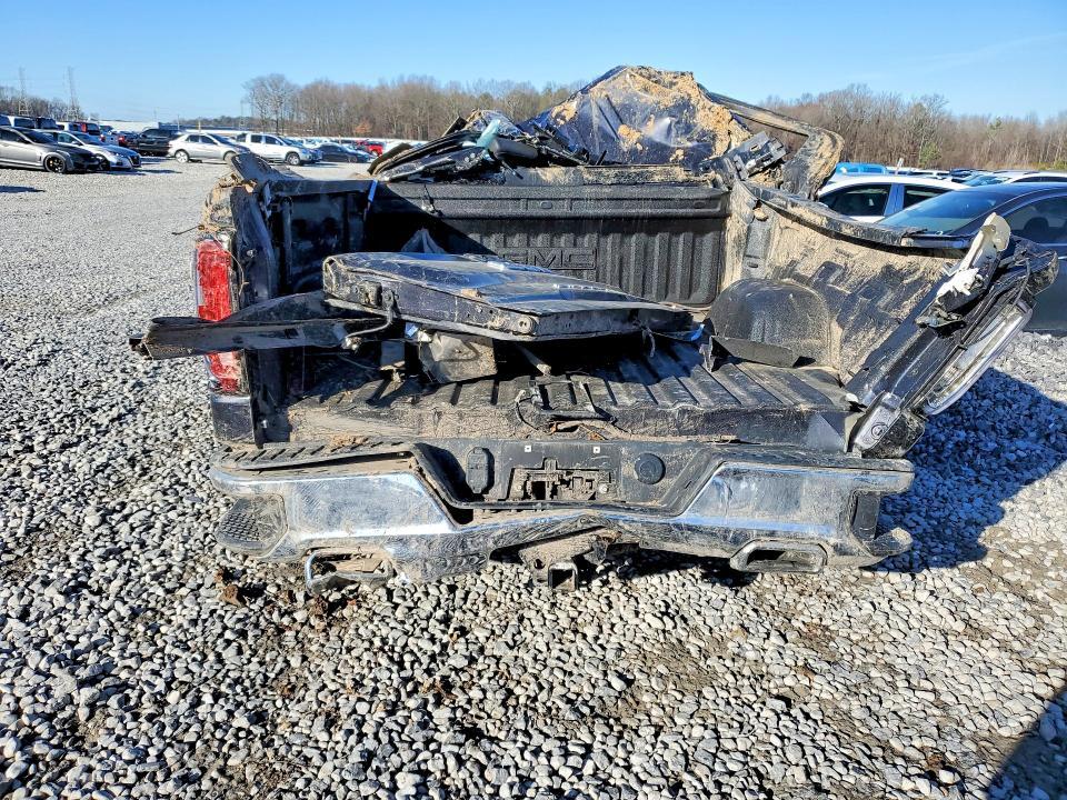 2022 GMC Sierra K1500 SLT