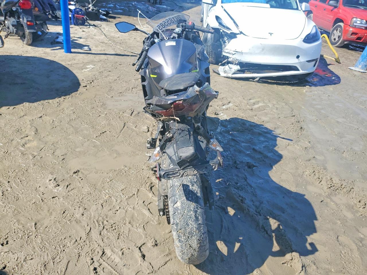 2021 Kawasaki EX400
