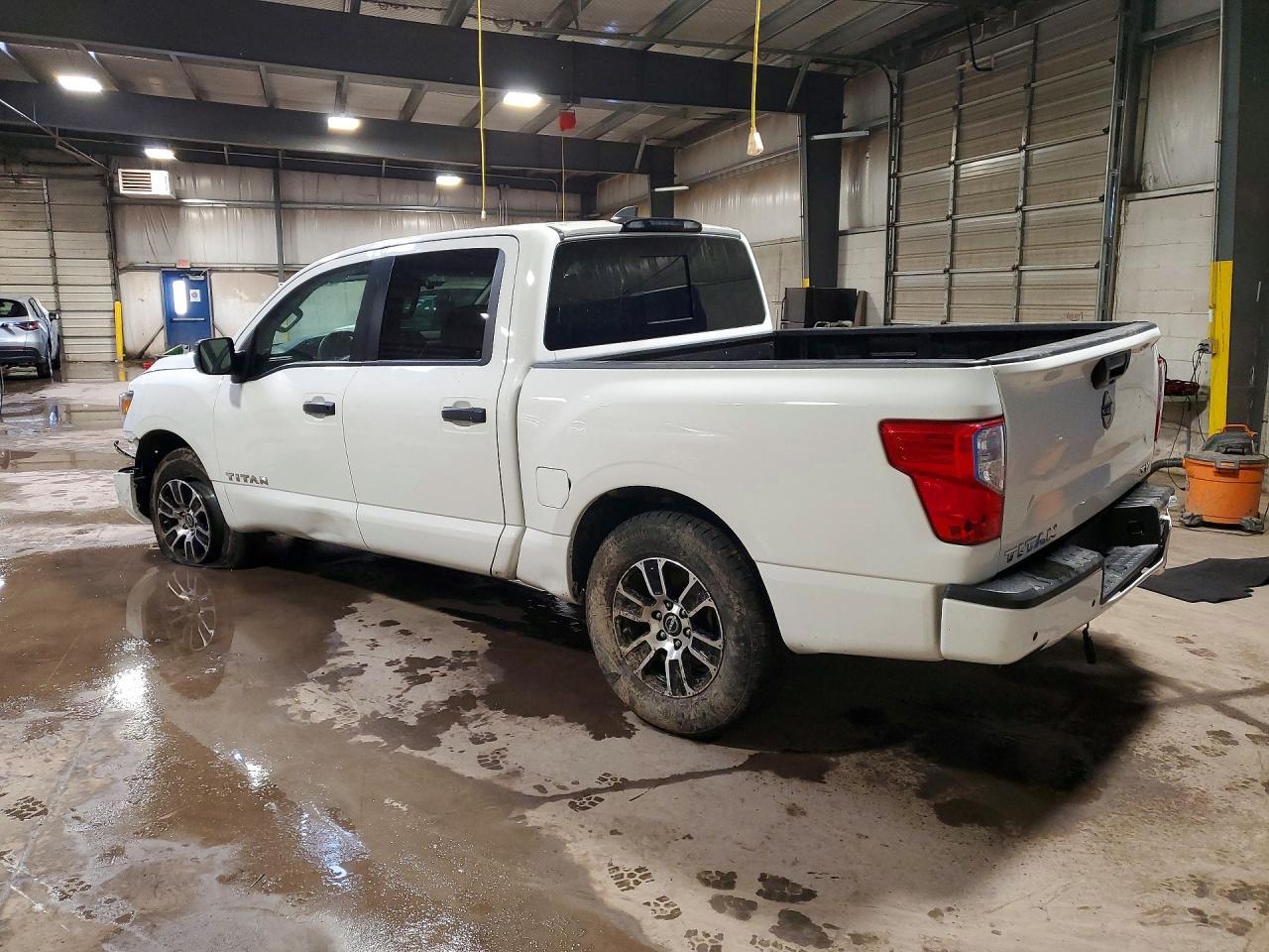 2023 Nissan Titan SV