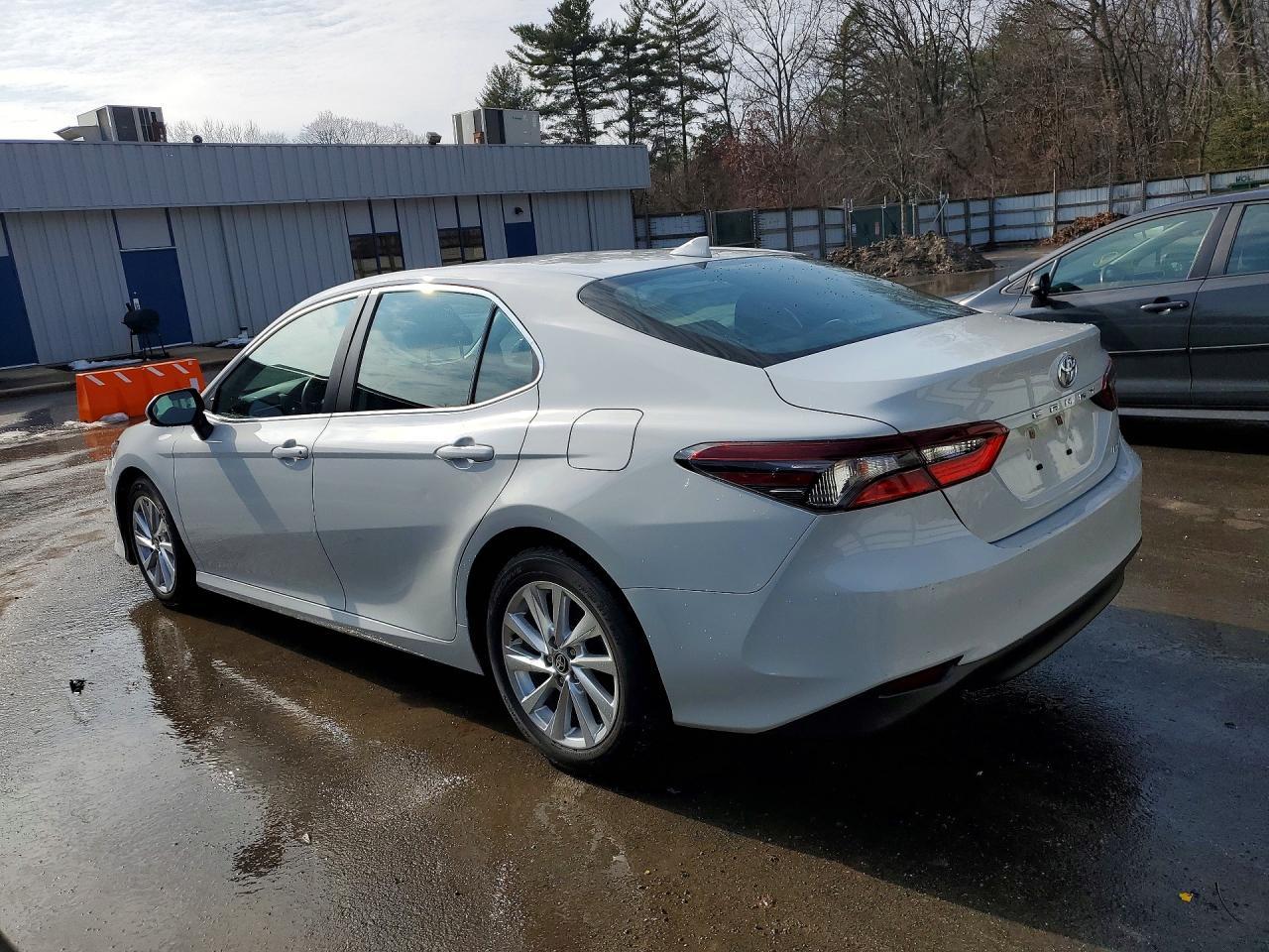 2023 Toyota Camry le