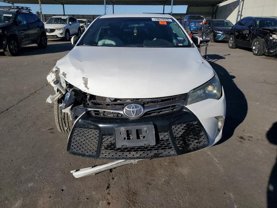 2016 Toyota Camry le
