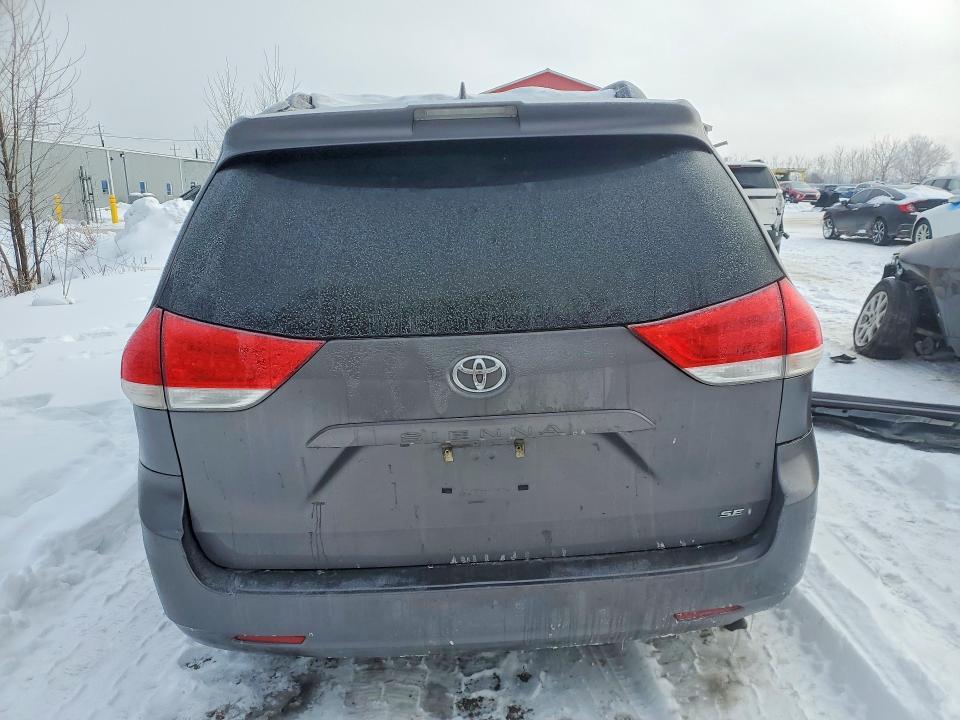 2019 Toyota Sienna se