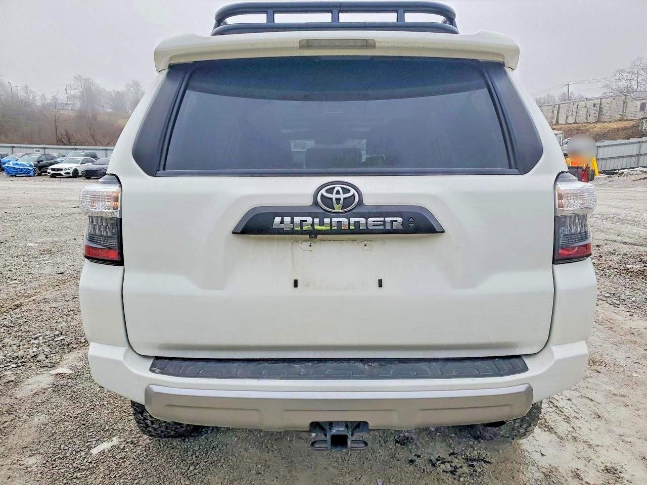 2023 Toyota 4runner se