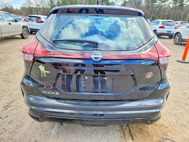 2023 Nissan Kicks s