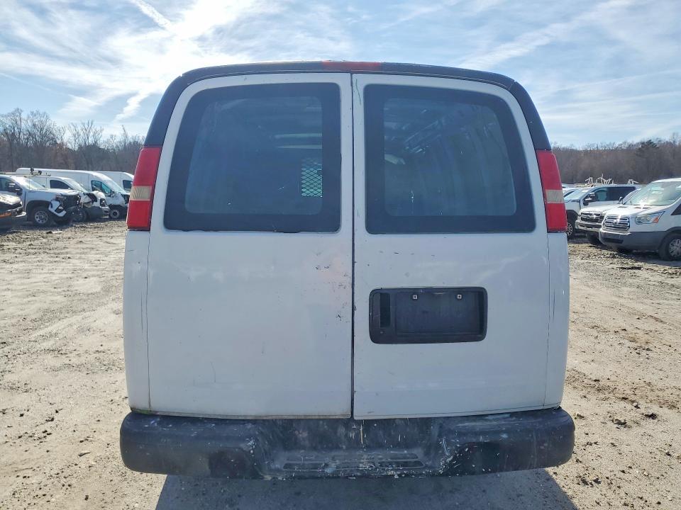 2010 Chevrolet Express 2500 Cargo Delivery Van