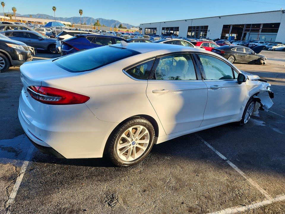 2020 Ford Fusion se