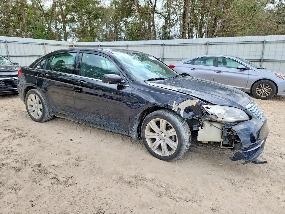 2013 Chrysler 200 lx