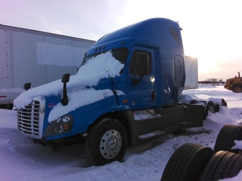2018 Freightliner Cascadia-Semi Truck