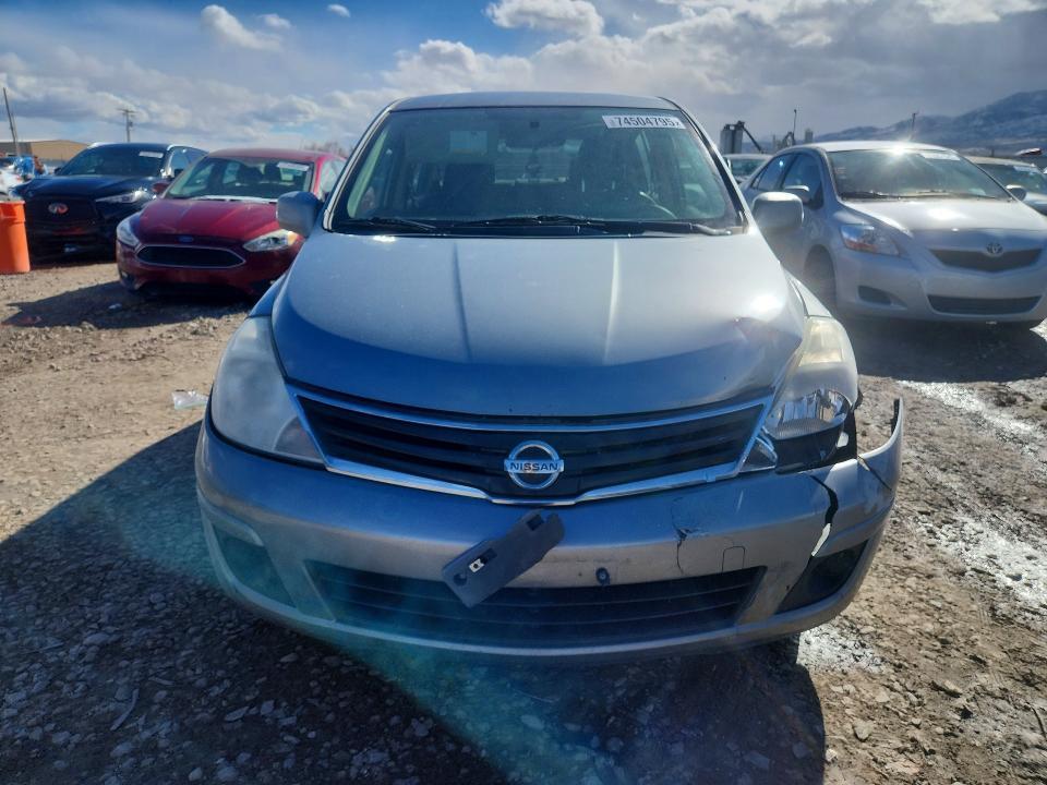 2011 Nissan Versa 1.8 s