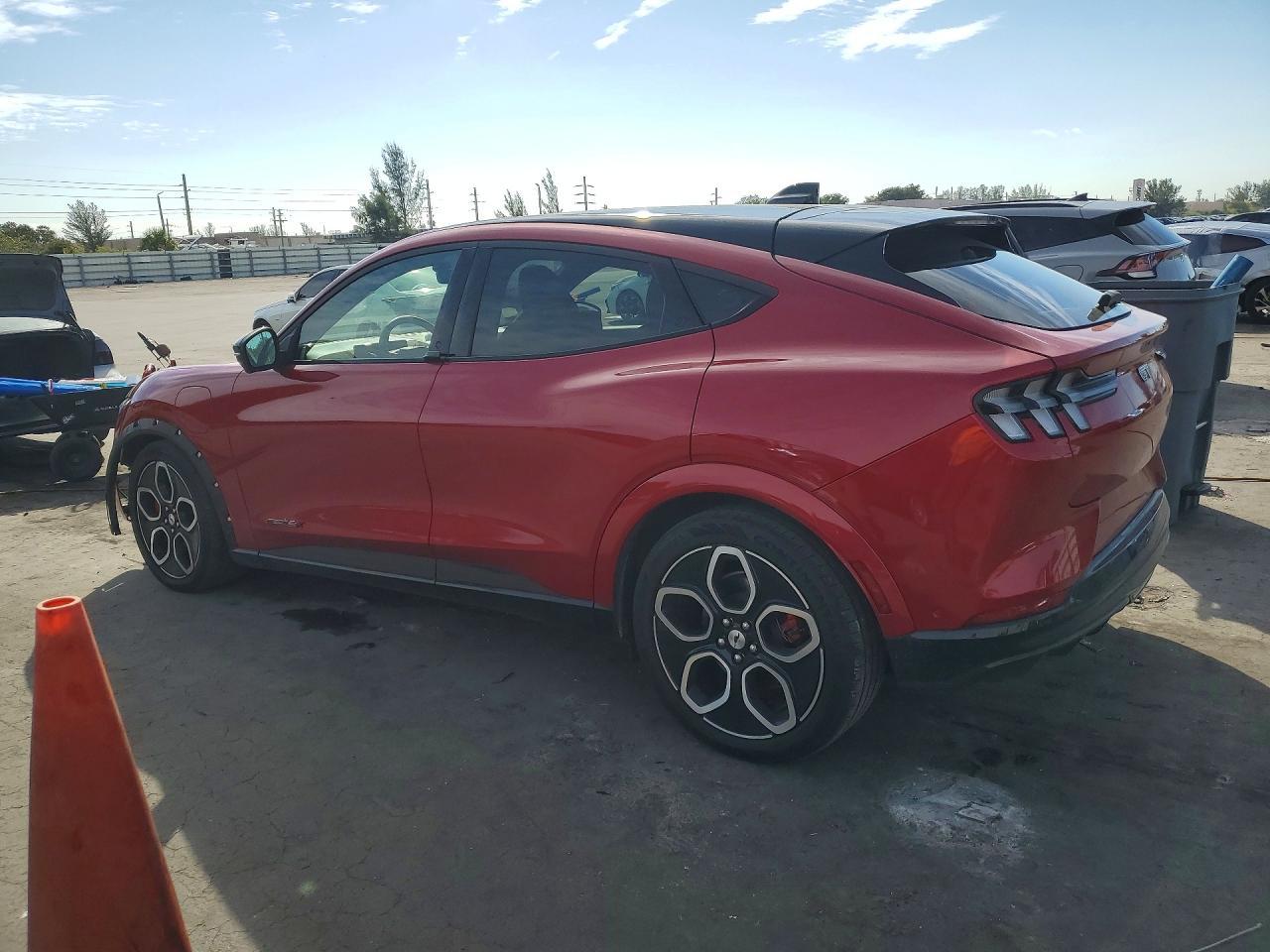 2022 Ford Mustang Mach-e gt