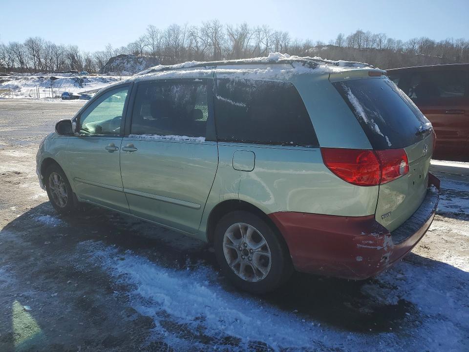 2006 Toyota Sienna xle 7 Passenger