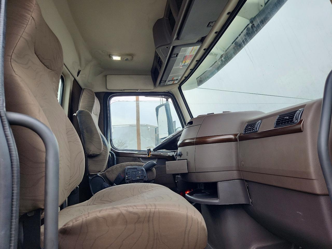 2018 Volvo VNL Semi Truck