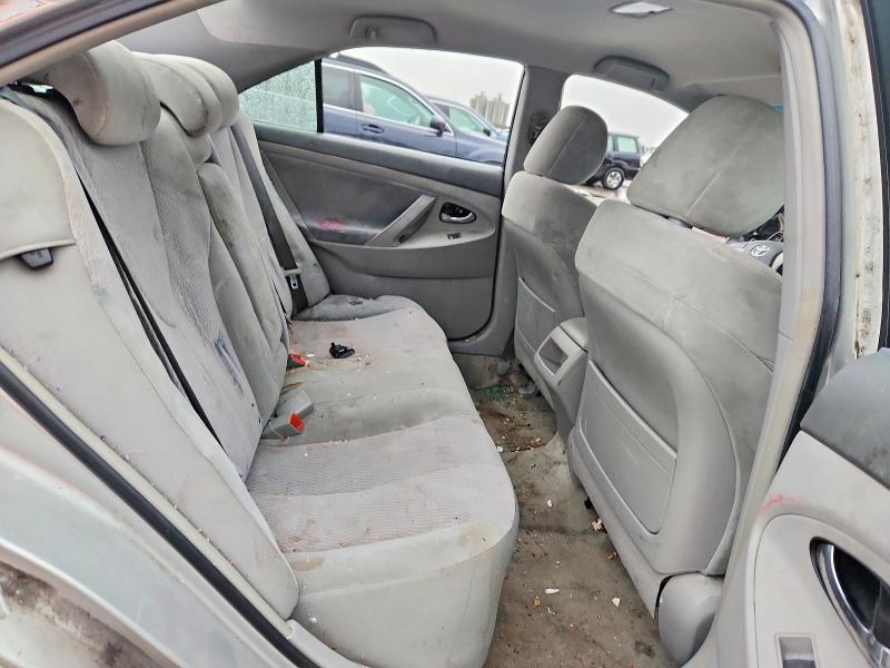2010 Toyota Camry le