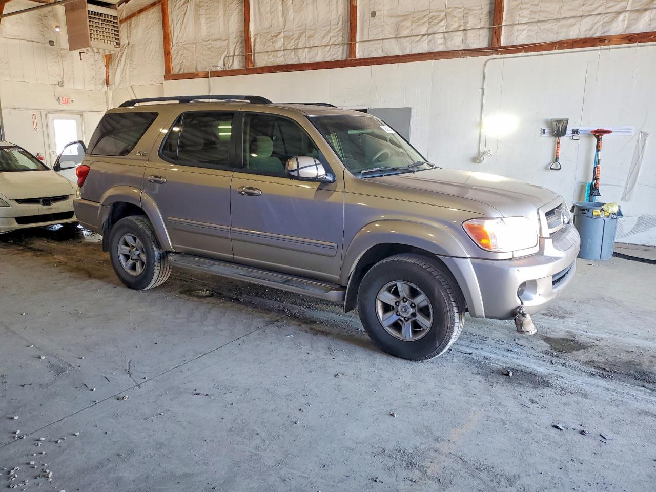 2005 Toyota Sequoia SR5